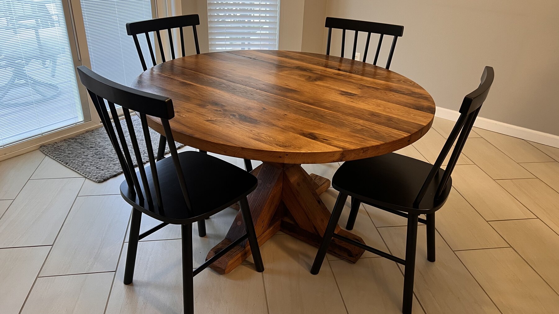 Round pedestal dining table